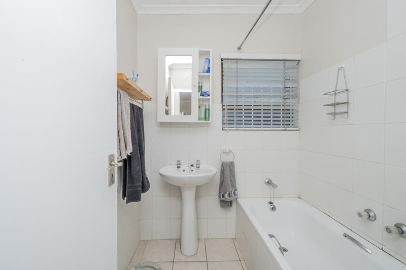 To Let 2 Bedroom Property for Rent in Protea Heights Western Cape